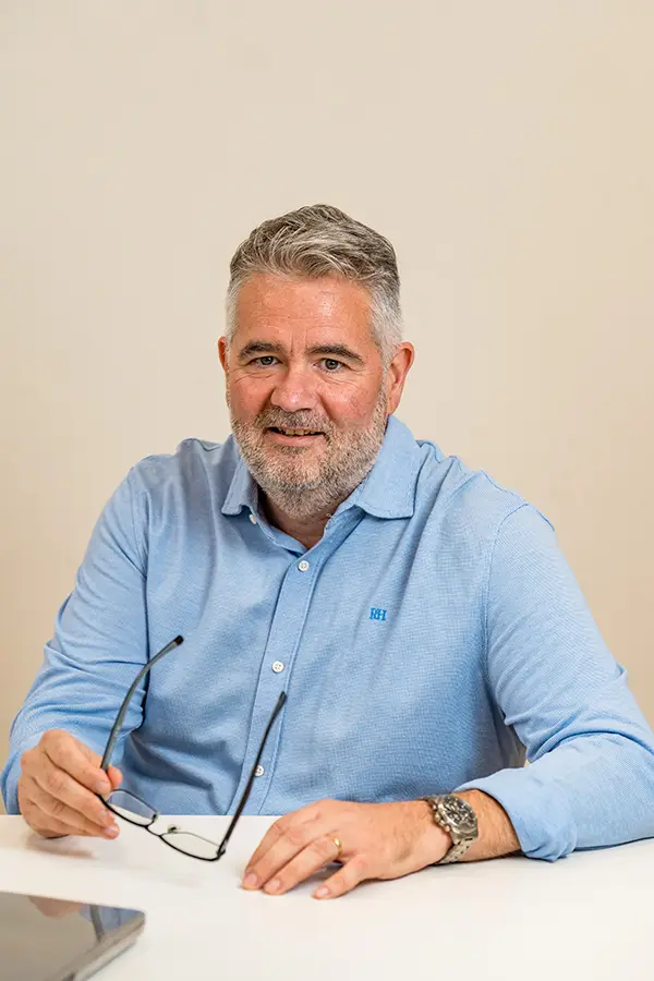responsable de contratar aprendices con contrato de formación bonificado